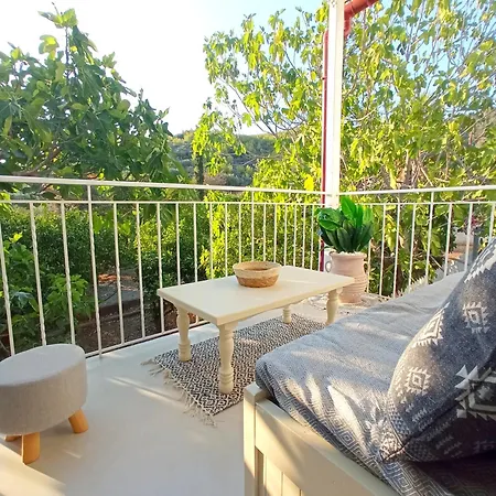 Summer Feel Suites Poros Town Exterior photo